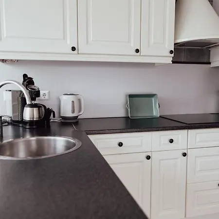 Cosy With Private Garden Feriehus