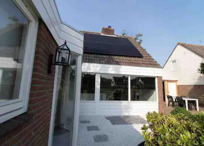 Cosy With Private Garden