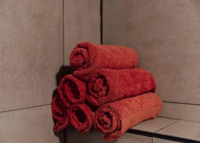 Cosy With Private Garden בית נופש *